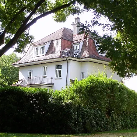 Am Rosenfelspark Apartment *