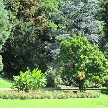 Am Rosenfelspark * לוראך